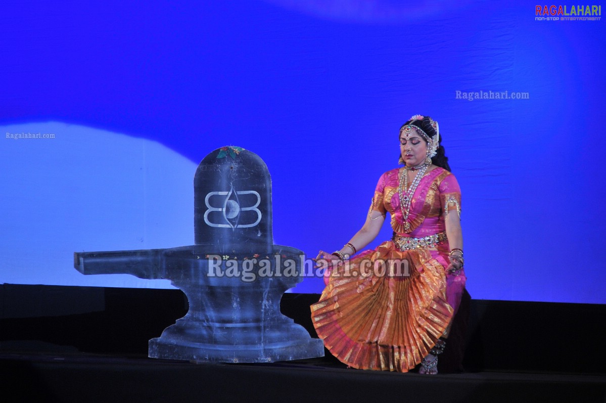 Hema Malini at TSR Awards 2011