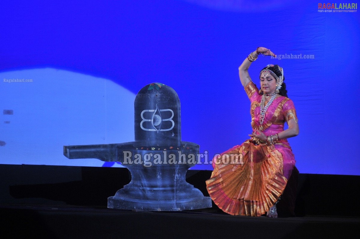 Hema Malini at TSR Awards 2011