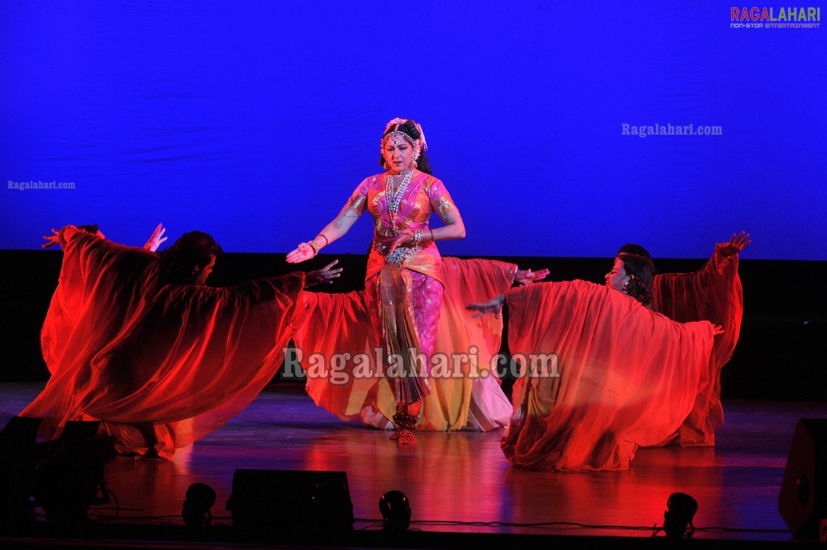 Hema Malini at TSR Awards 2011