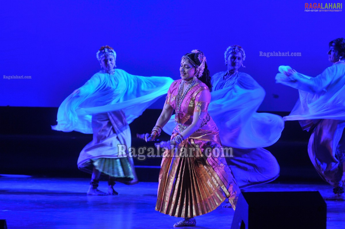 Hema Malini at TSR Awards 2011