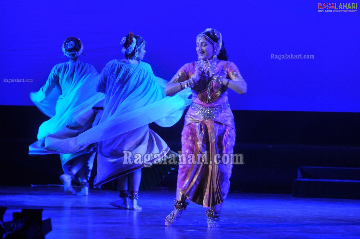 Hema Malini at TSR Awards 2011