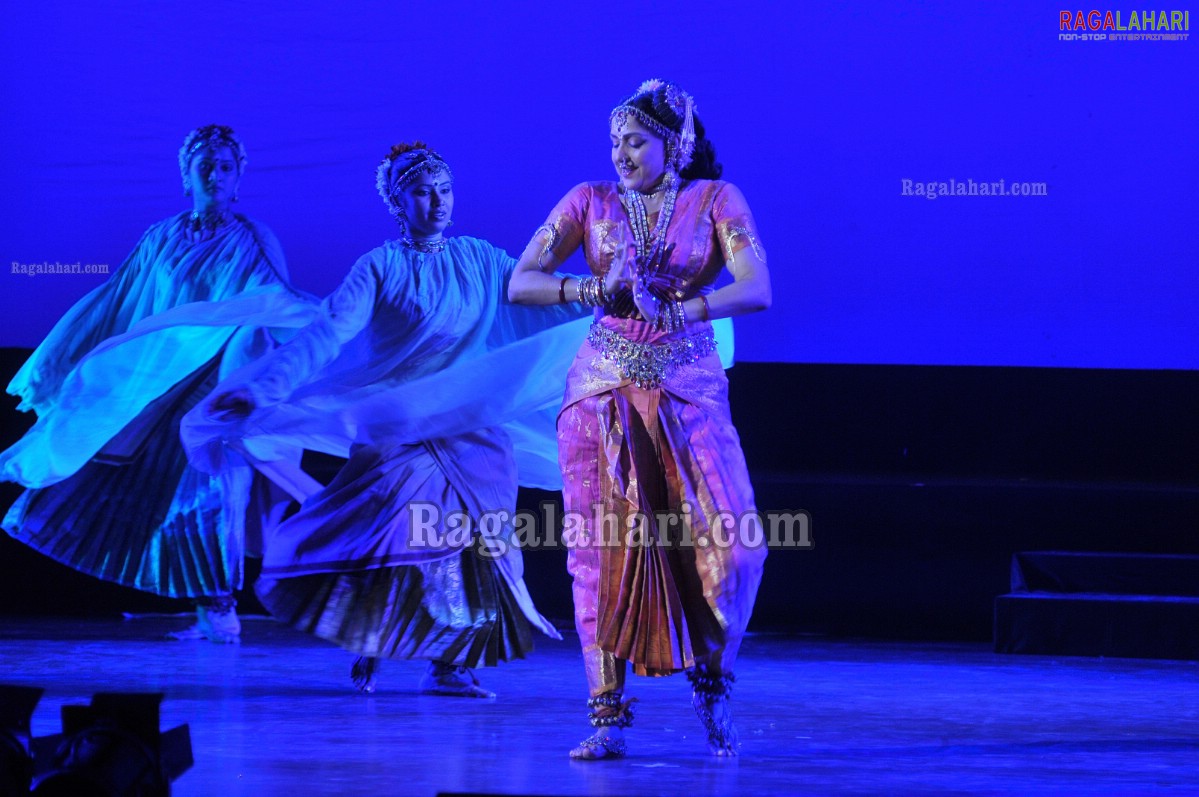 Hema Malini at TSR Awards 2011