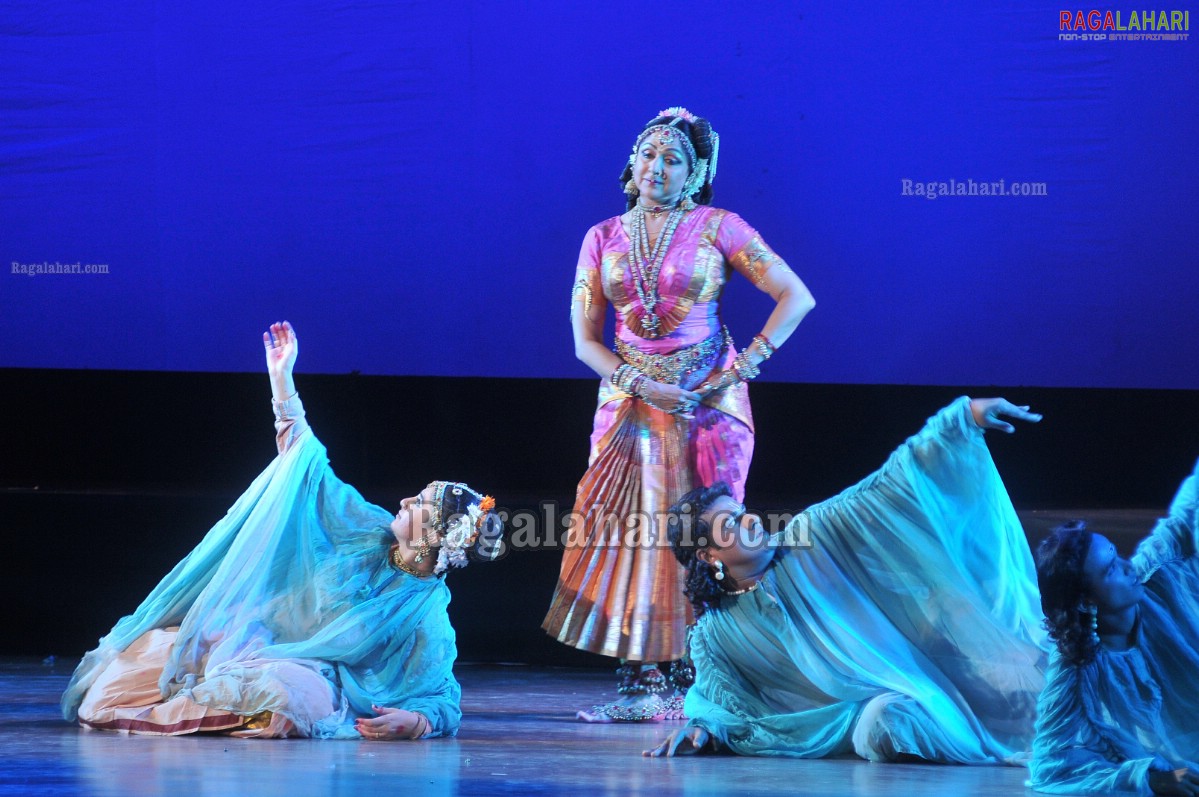 Hema Malini at TSR Awards 2011