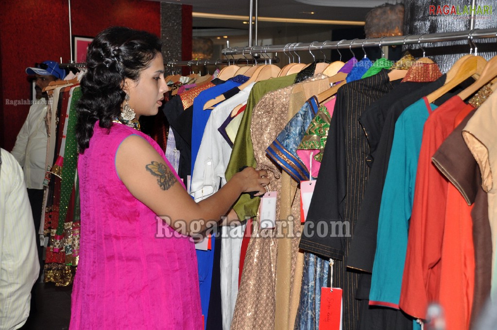 Ileana's Designs at Rewania Fashions, Hyd