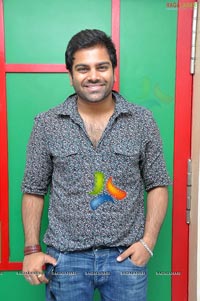 Indian Idol Sree Ramachandra at Radio Mirchi