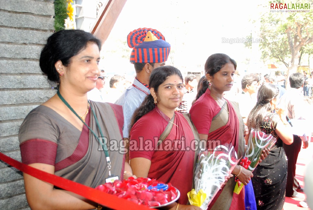 Malabar Gold Outlet Launch at KPHB, Hyd