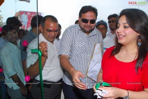 Mee Mobiles Launched by Suhani