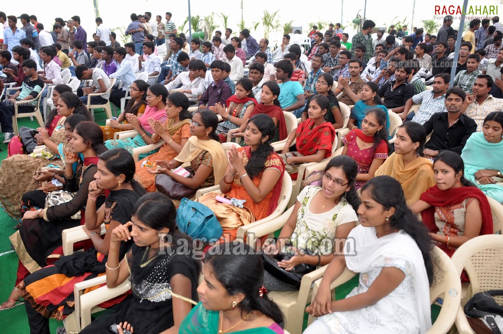 Samantha at Nishita College of Engineering Annual Day 2011