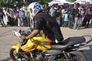 TVS Apache Pro Performance at Necklace Road, Hyderabad