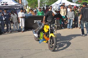 TVS Apache Pro Performance at Necklace Road, Hyderabad