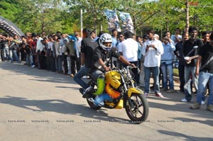 TVS Apache Pro Performance at Necklace Road, Hyderabad