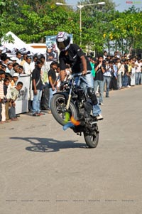 TVS Apache Pro Performance at Necklace Road, Hyderabad