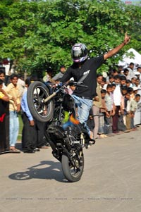 TVS Apache Pro Performance at Necklace Road, Hyderabad