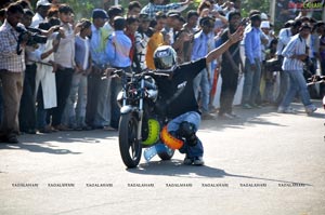 TVS Apache Pro Performance at Necklace Road, Hyderabad