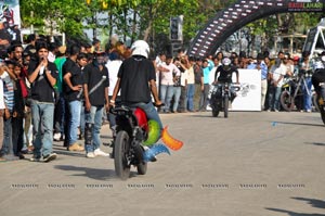 TVS Apache Pro Performance at Necklace Road, Hyderabad