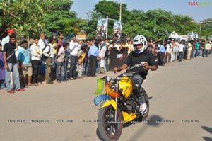 TVS Apache Pro Performance at Necklace Road, Hyderabad