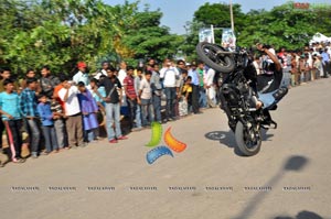 TVS Apache Pro Performance at Necklace Road, Hyderabad