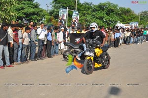 TVS Apache Pro Performance at Necklace Road, Hyderabad