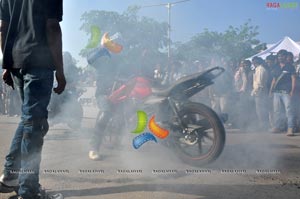 TVS Apache Pro Performance at Necklace Road, Hyderabad