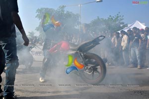 TVS Apache Pro Performance at Necklace Road, Hyderabad