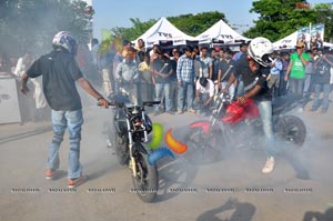 TVS Apache Pro Performance at Necklace Road, Hyderabad