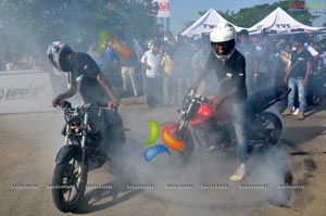 TVS Apache Pro Performance at Necklace Road, Hyderabad