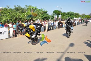 TVS Apache Pro Performance at Necklace Road, Hyderabad