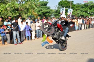 TVS Apache Pro Performance at Necklace Road, Hyderabad