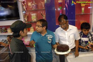 AK Khan Launches Creamstone Outlet at Himayatnagar