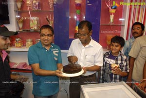 AK Khan Launches Creamstone Outlet at Himayatnagar