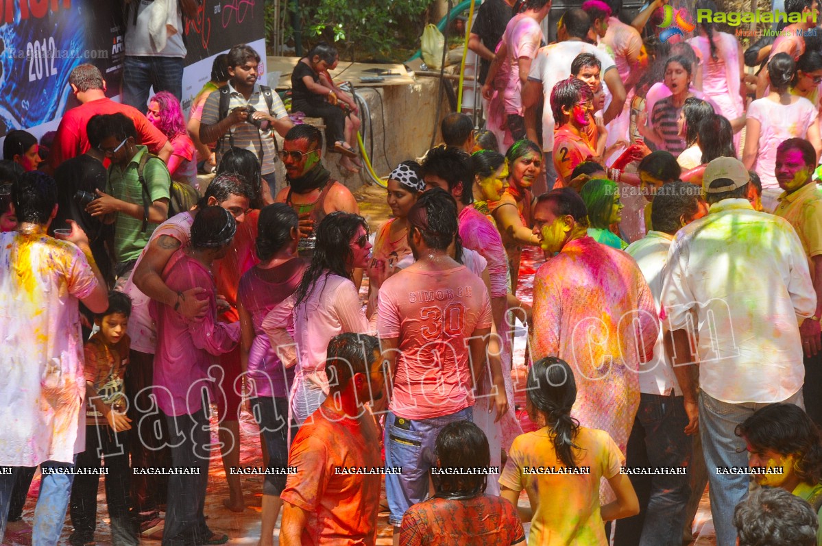 Big Fat Holi Bash 2012 at Taj Banjara