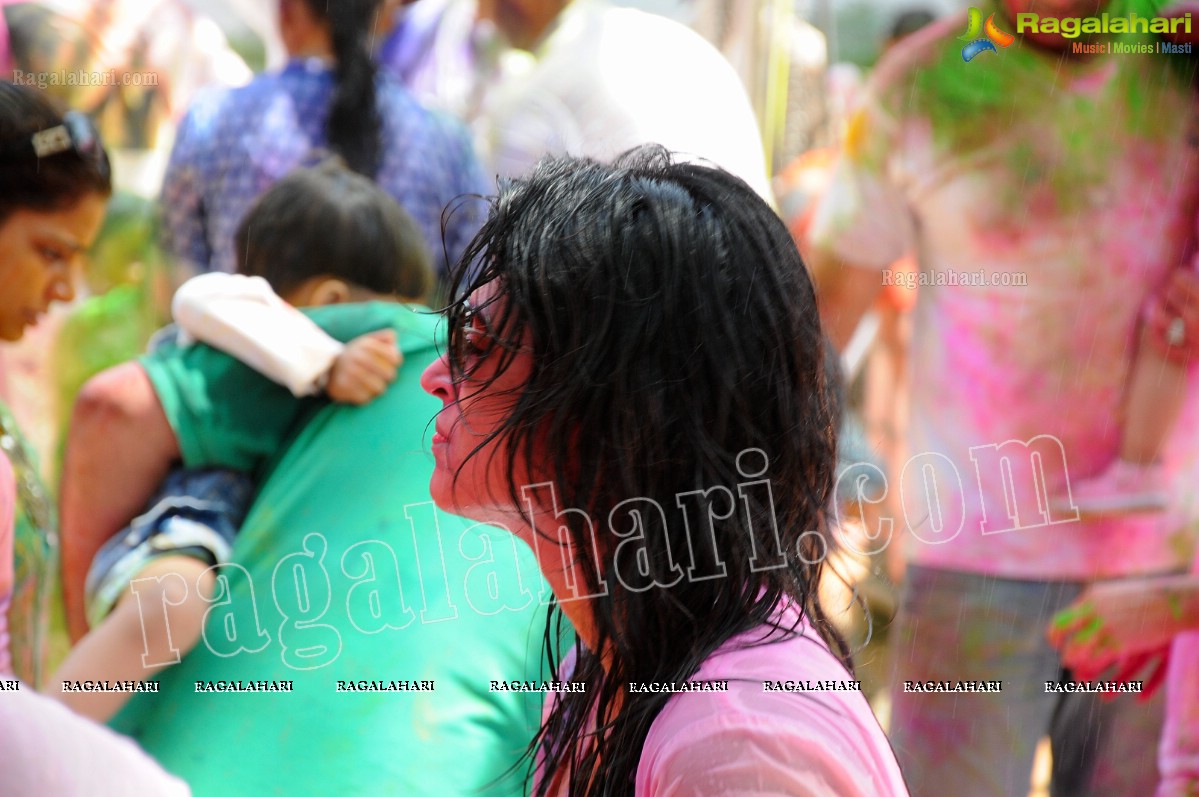 Big Fat Holi Bash 2012 at Taj Banjara