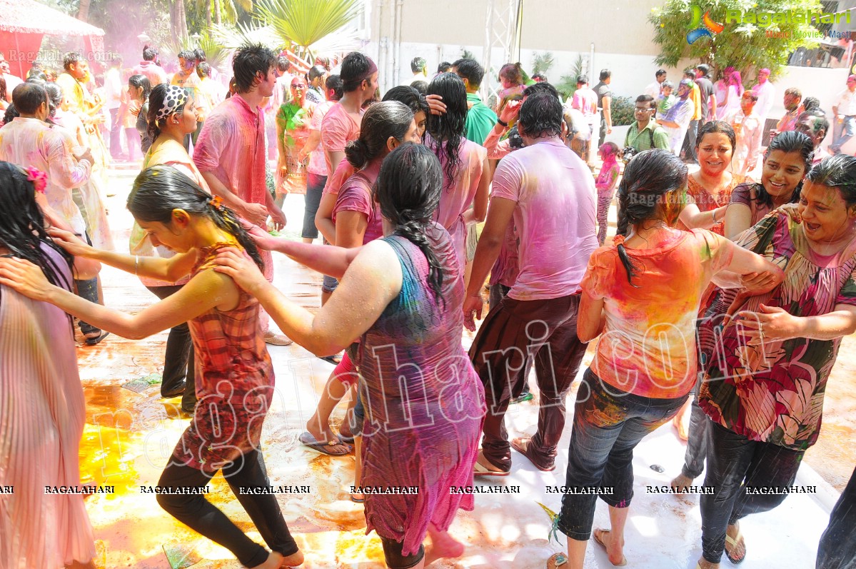 Big Fat Holi Bash 2012 at Taj Banjara