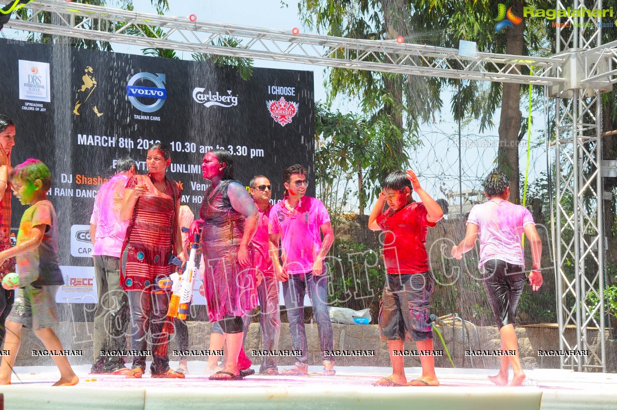 Big Fat Holi Bash 2012 at Taj Banjara