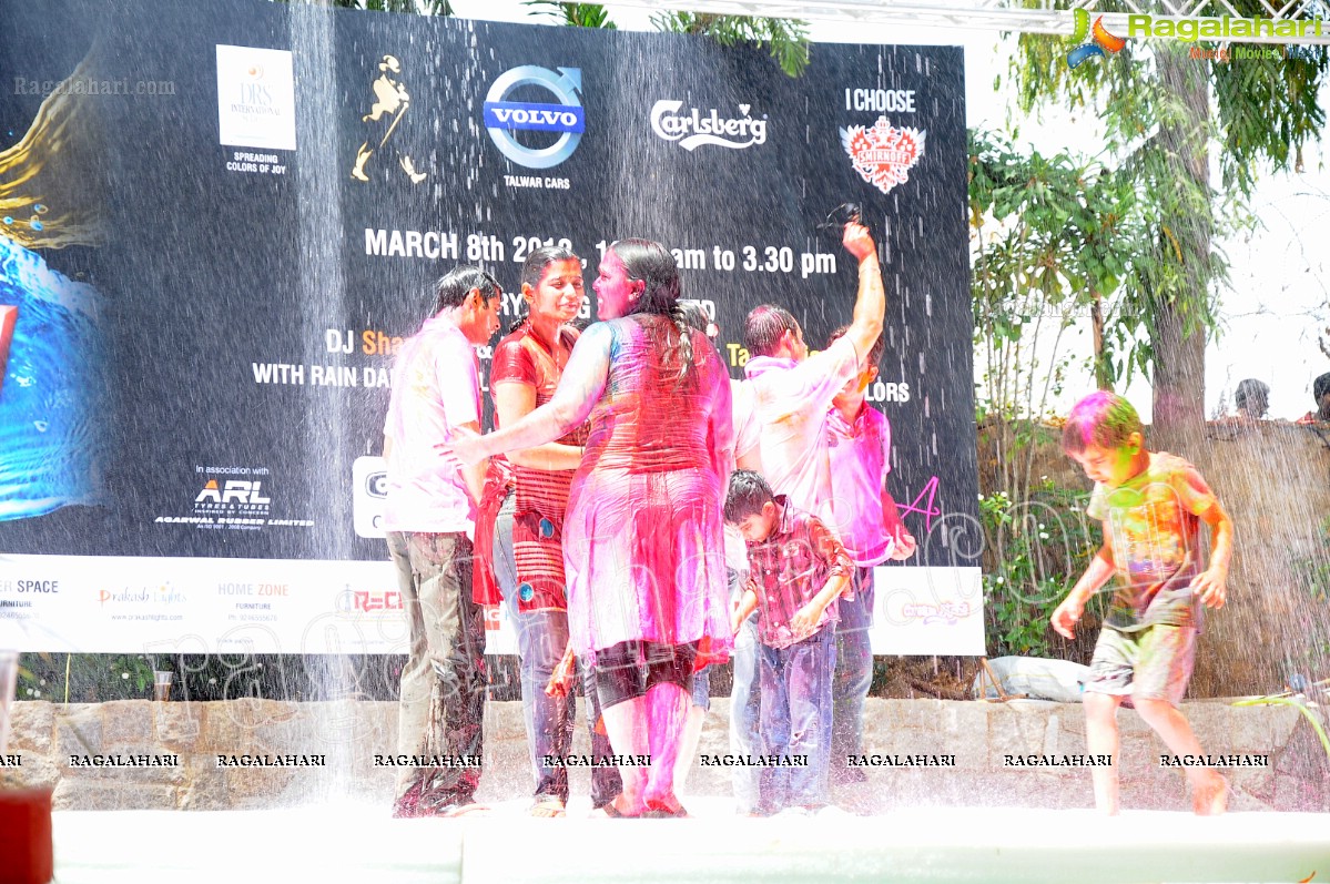 Big Fat Holi Bash 2012 at Taj Banjara