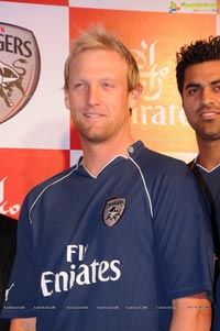 Emirates Sponsors Deccan Chargers