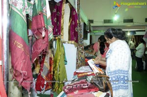 Lepakshi Cotton & Silk Fab at Satya Sai Nigamagamam