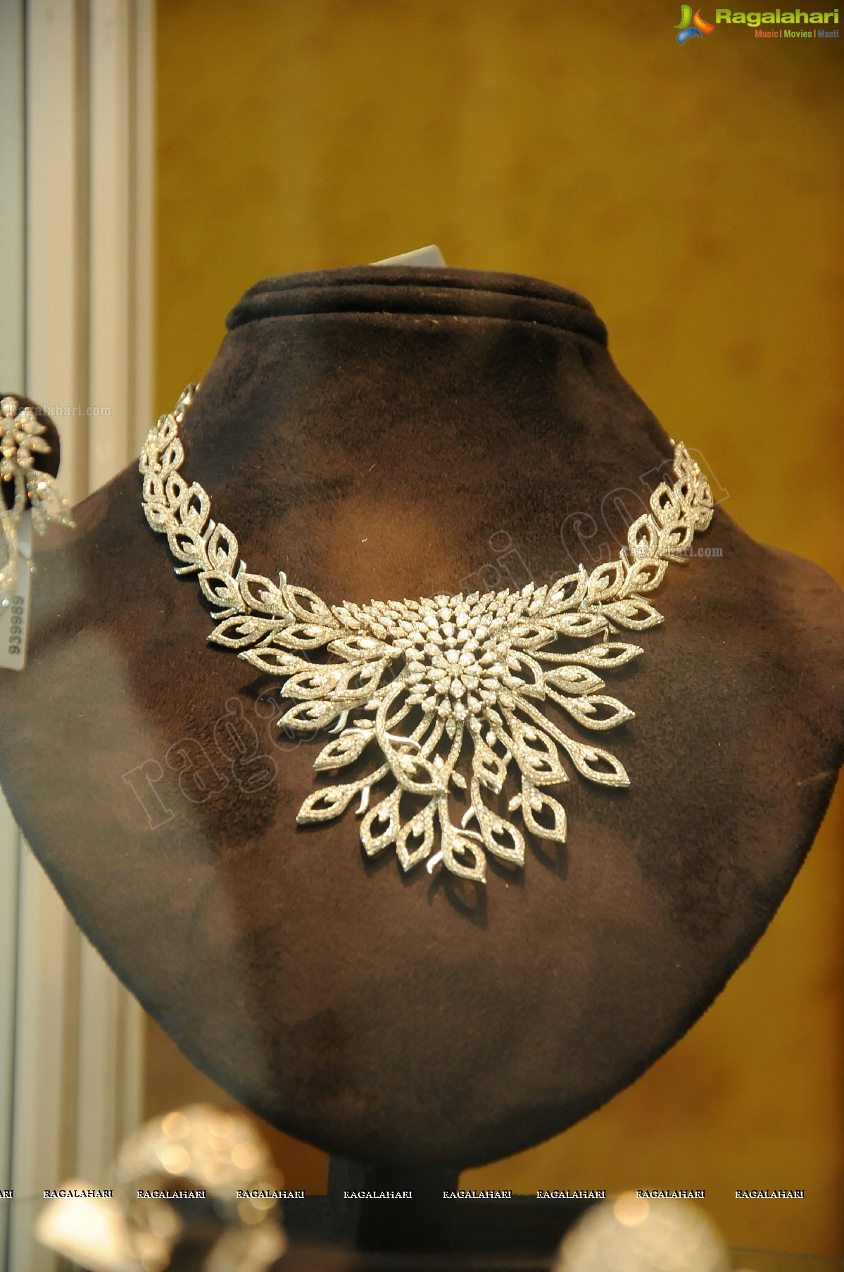 Shilpa Shirodkar Jewellery Art Exhibition