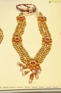 Shilpa Shirodkar Jewellery Art Exhibition