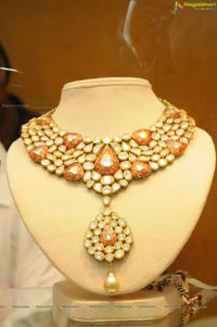 Shilpa Shirodkar Jewellery Art Exhibition