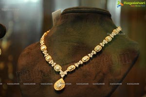 Shilpa Shirodkar Jewellery Art Exhibition