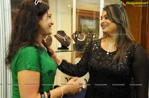 Shilpa Shirodkar Jewellery Art Exhibition