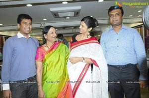 Shradha Das Launches Usha Raghunathan's Choli Collection at Singhania's