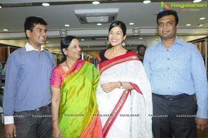 Shradha Das Launches Usha Raghunathan's Choli Collection at Singhania's