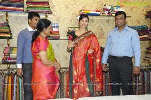 Shradha Das Launches Usha Raghunathan's Choli Collection at Singhania's