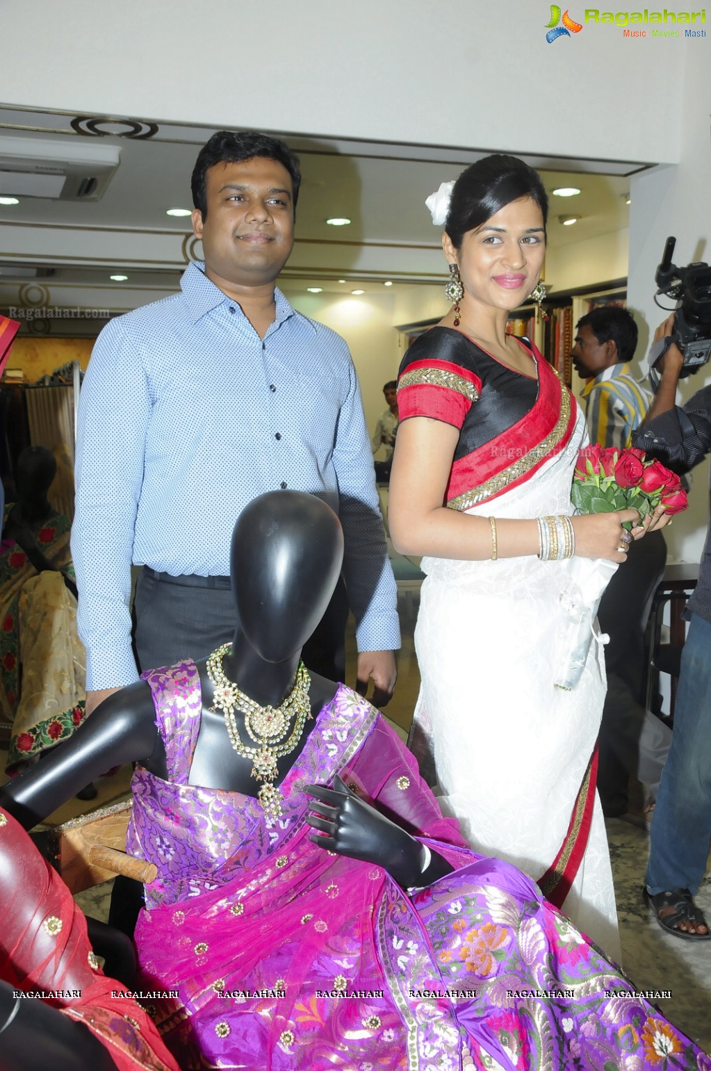 Shraddha Das Launches Usha Raghunathan's Choli Collection at Singhania's