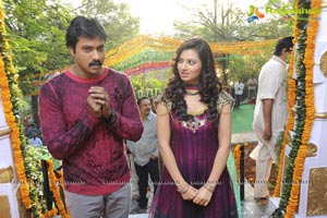 Sunil-Isha Chawla Film Muhurat