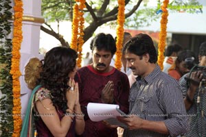 Sunil-Isha Chawla Film Muhurat