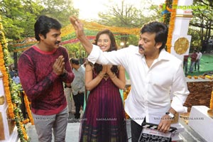 Sunil-Isha Chawla Film Muhurat