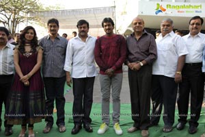 Sunil-Isha Chawla Film Muhurat